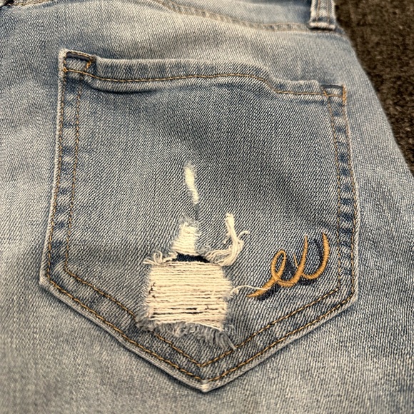 Express Distressed Jeans - Picture 3 of 5